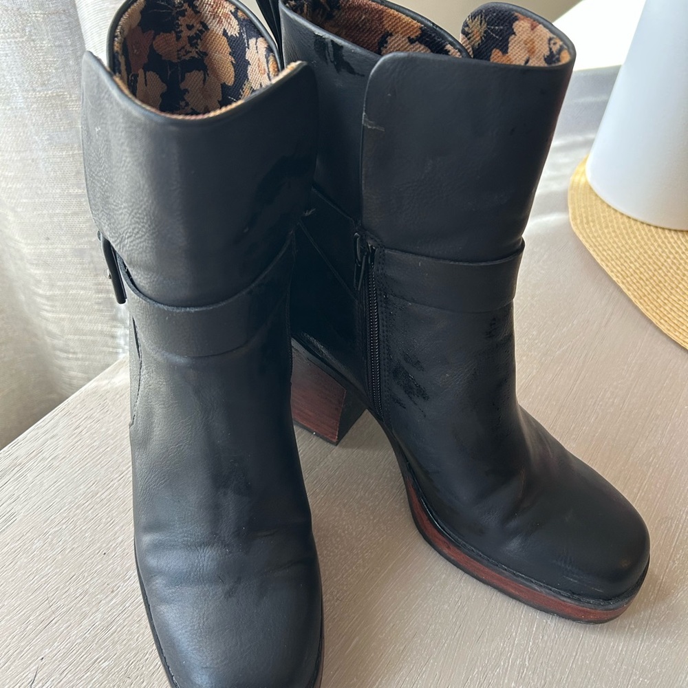Women's Black Leather Ankle Boots